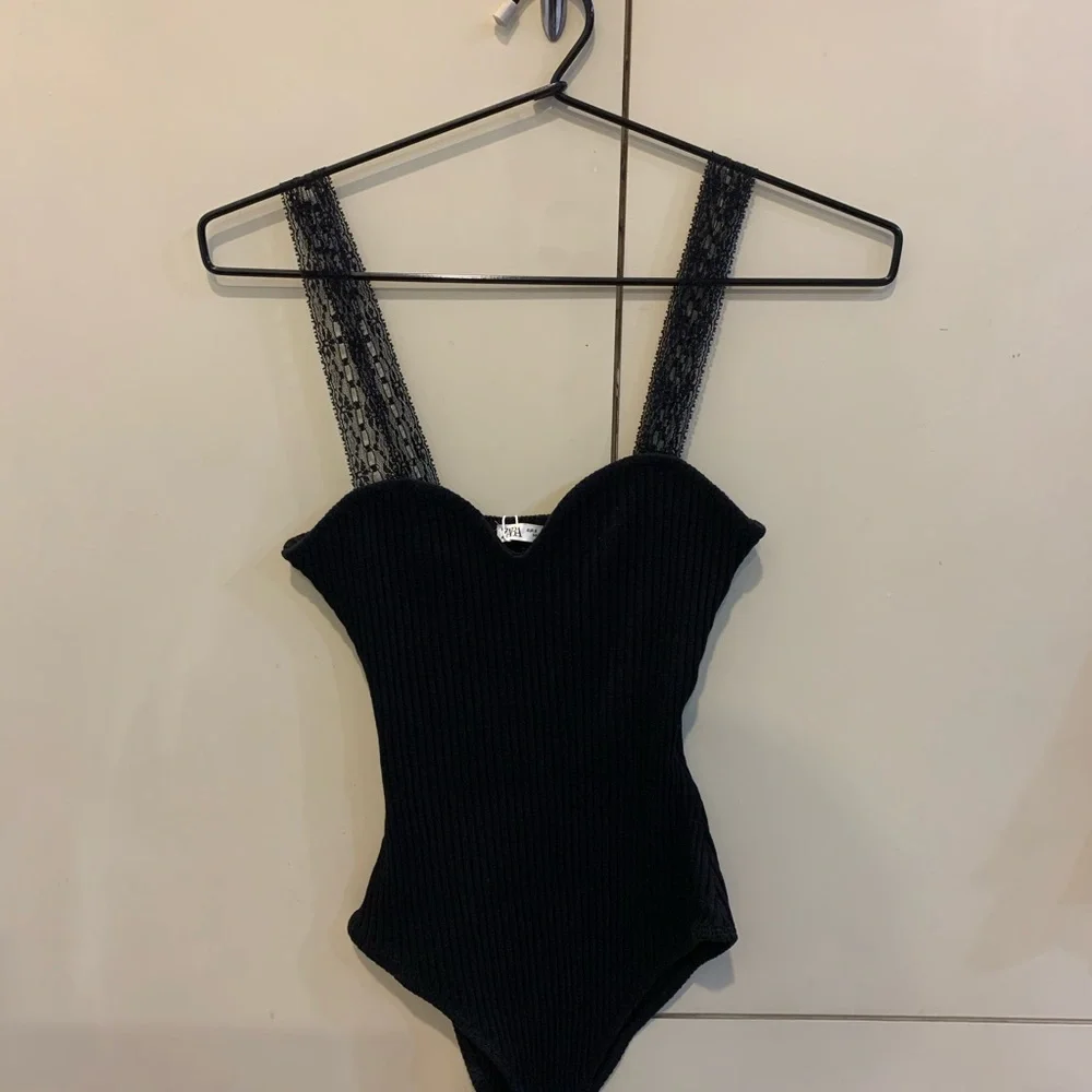 Zara Lace Bodysuit - Picture 2 of 6